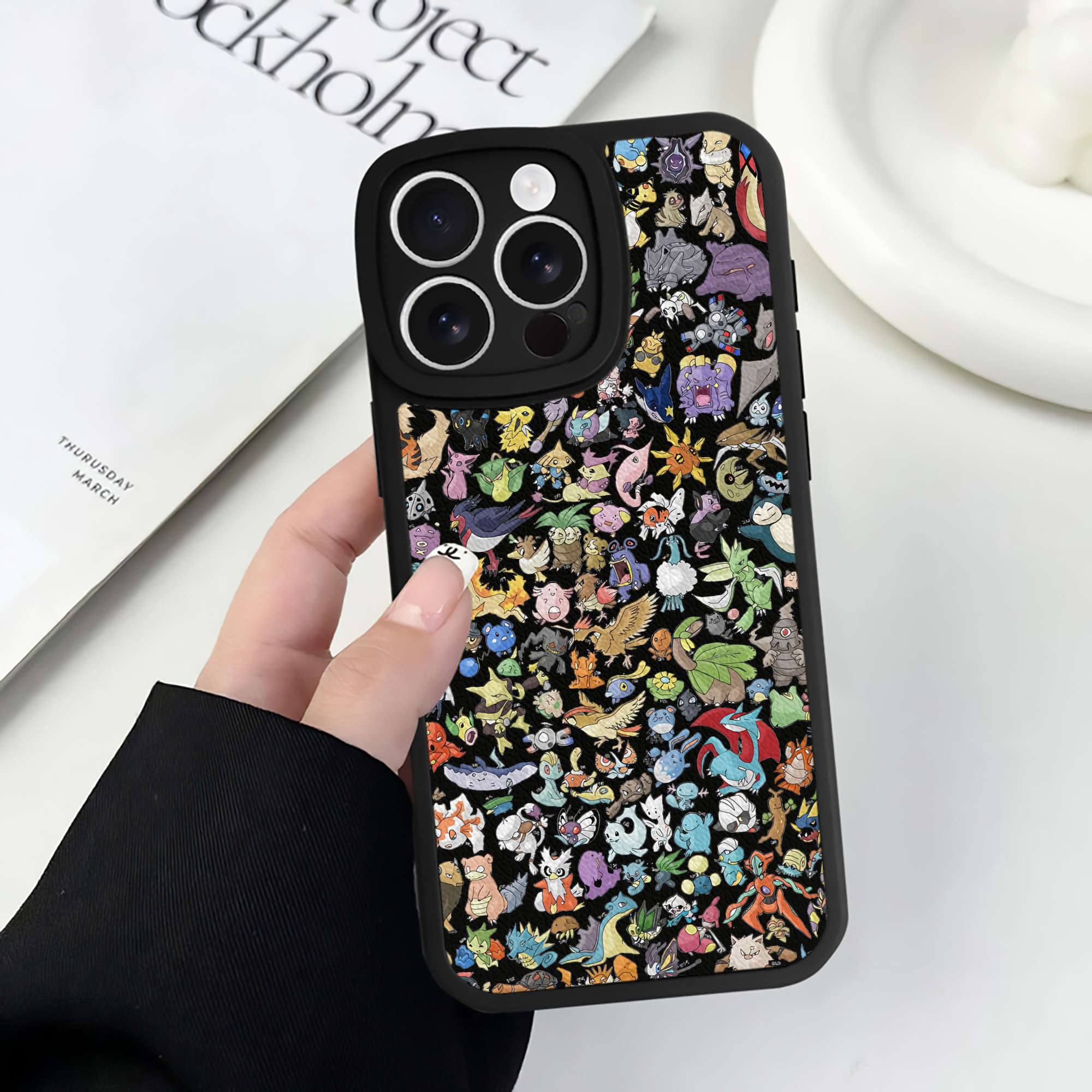 （画像用） ポケットモンスター Pokémon 【iPhone 16シリーズ対応】シリコンスマホケース（レザー調） 材質：シリコン